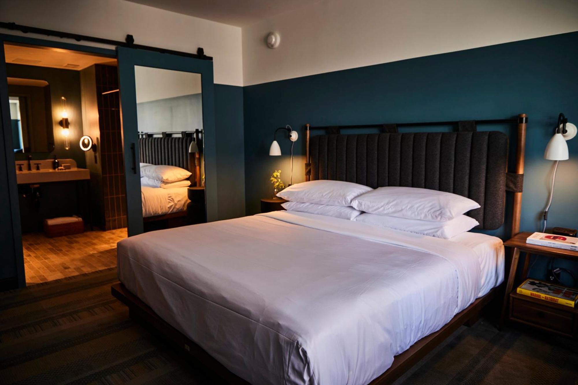 The Junto Hotel Колумбус Экстерьер фото
